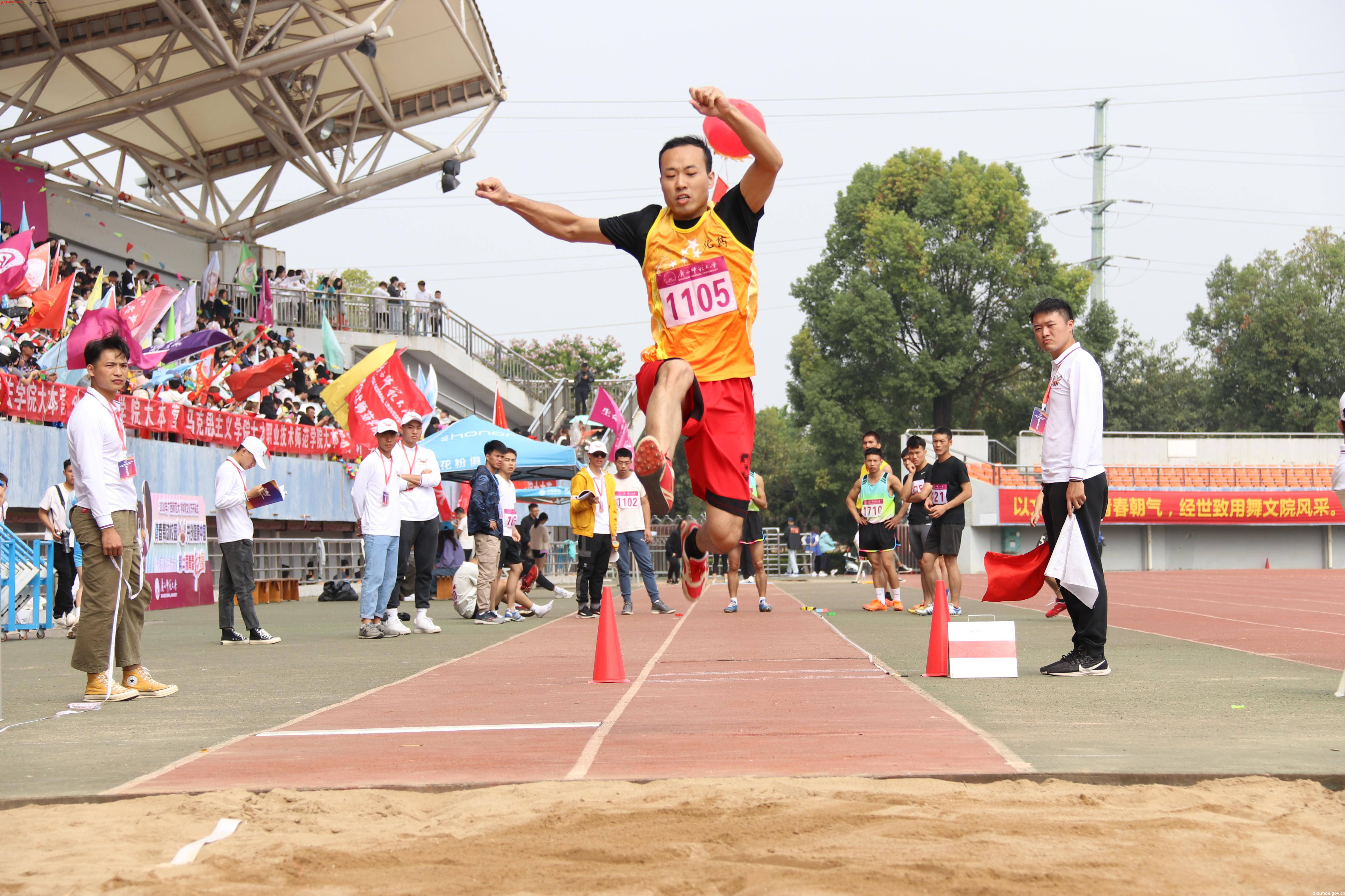 广西高校运动会热血开赛:青春点燃梦想,拼搏书写未来