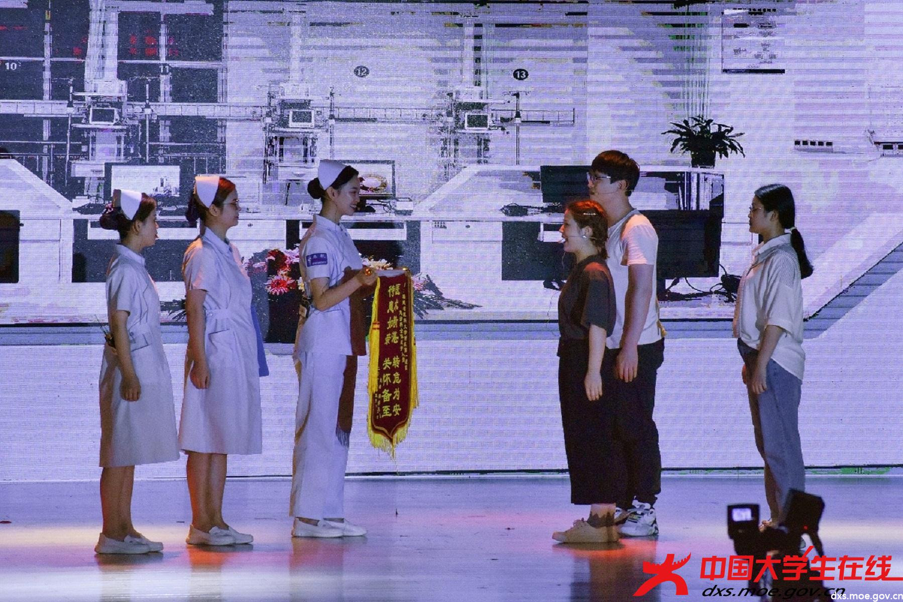 情景剧《用心沟通，做有温度的急诊天使》 张晨星摄.jpg