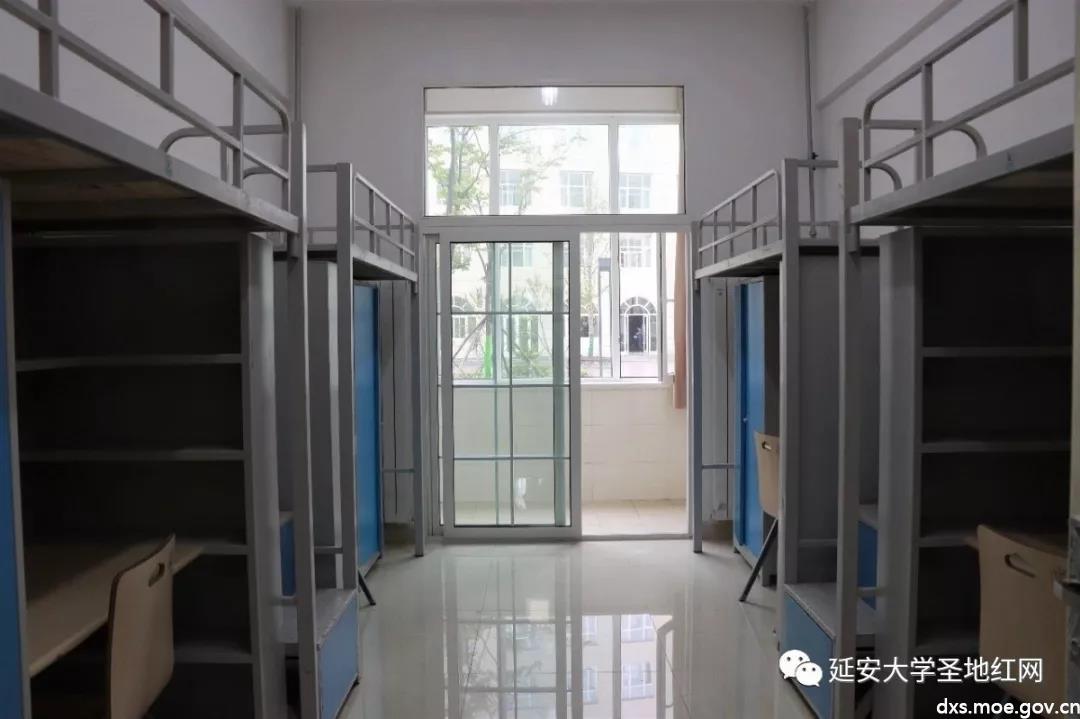延安大学约14619.9平方米延大标准田径场的面积约为14619.