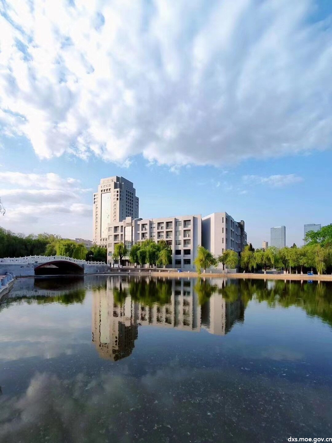 燕山大学 手机壁纸图片