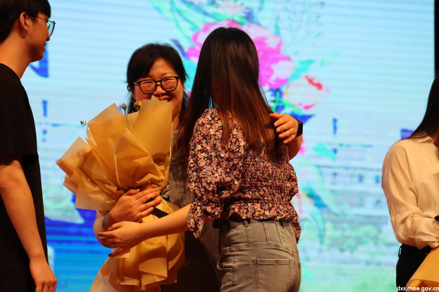 朗诵幕布戏小品走秀舞蹈这场毕业晚会令人难以忘怀