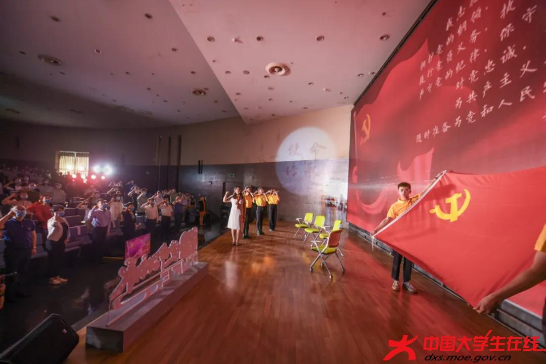 在庆祝中国共产党成立100周年之际，在党史学习教育开展之时，为大力弘扬爱党爱国主义精神，5月28日，天财精神宣讲团第三季重磅来袭。