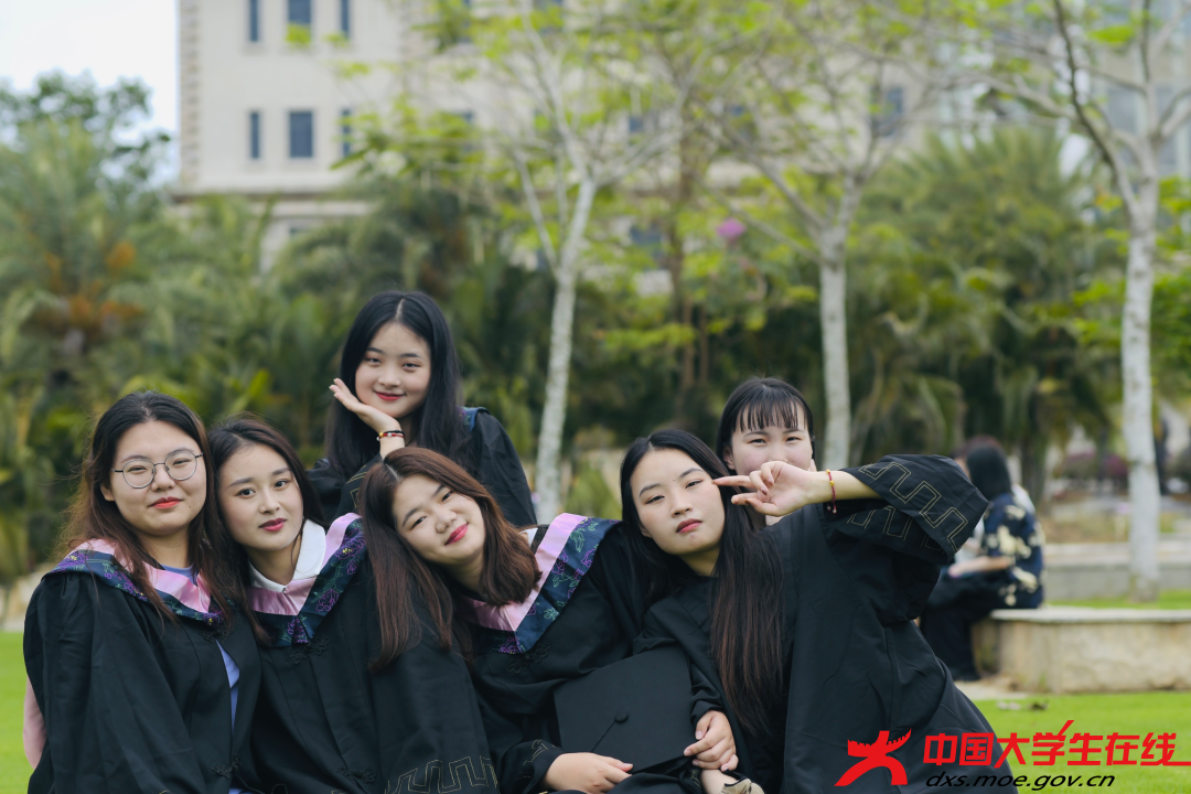 最美毕业照:三,二,一!咔嚓! - 三亚学院宣传部 - 中国大学生在线