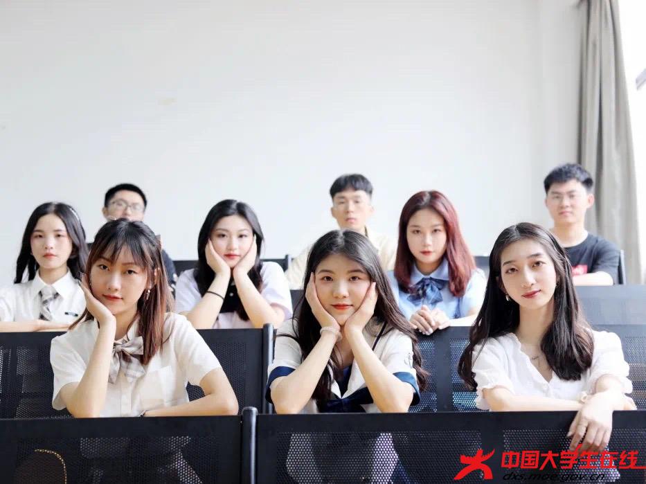 【文理毕业季】"咔嚓"一下,我们毕业啦!